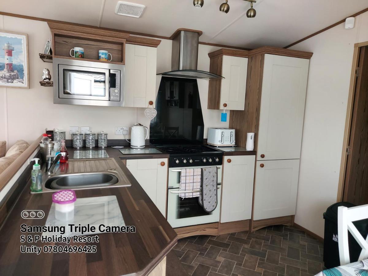 149 Holiday Resort Unity 3 Bedroom Passes Included Брен Экстерьер фото