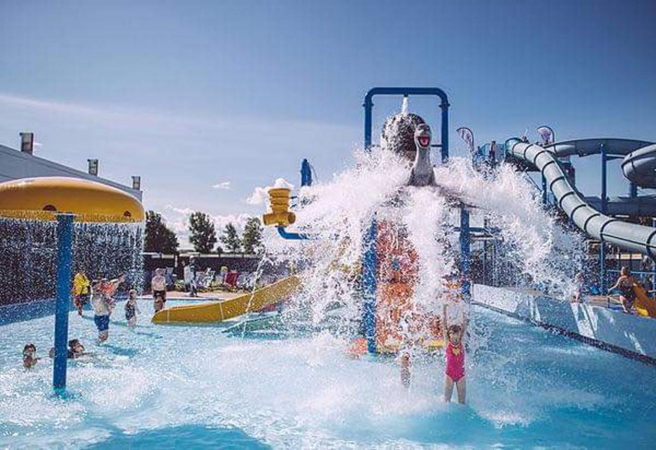 149 Holiday Resort Unity 3 Bedroom Passes Included Брен Экстерьер фото